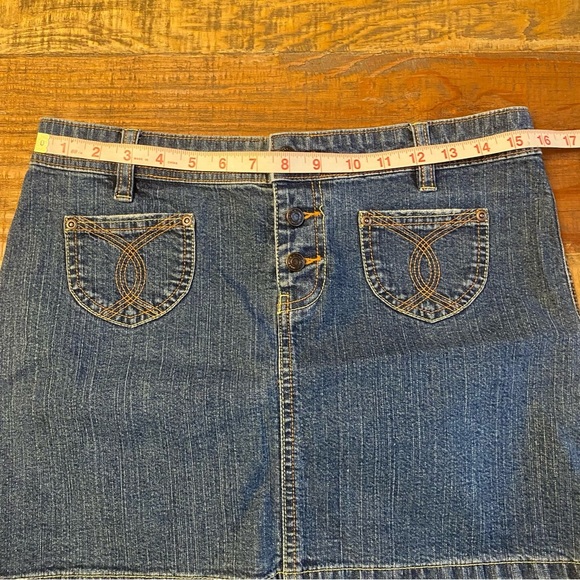 Vintage Y2K Old Navy Mini Denim Jean Skirt Ultra Low Rise SZ 4 - Picture 5 of 7